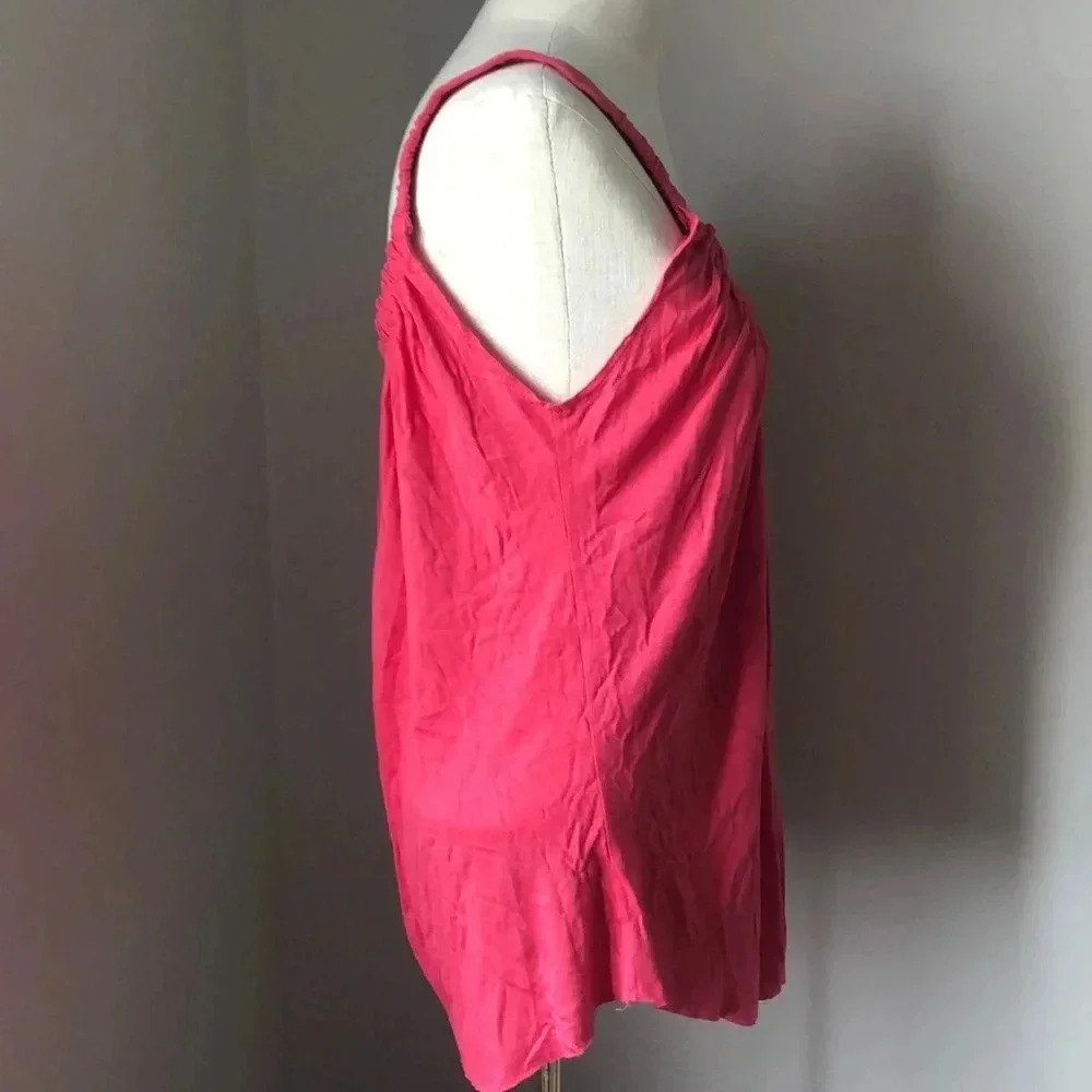 Pink Tank - Picture 2 of 5